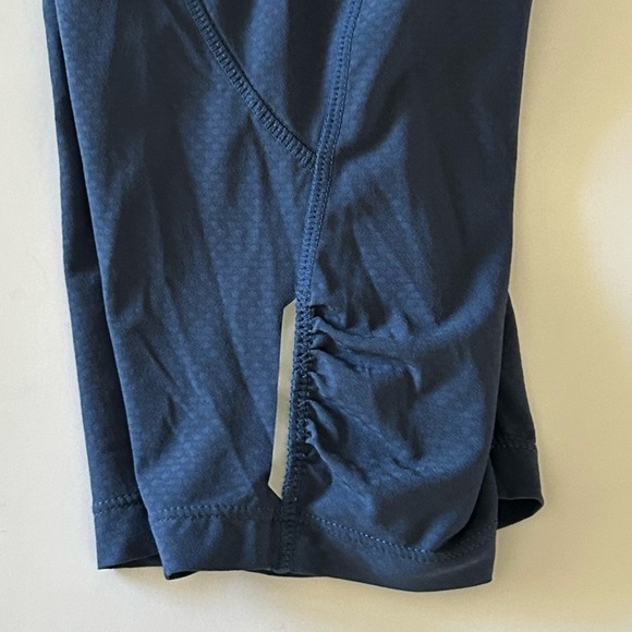 Athleta Blue Dobby Be Free Knicker Crop Capri Leggings pants size small - Picture 5 of 8